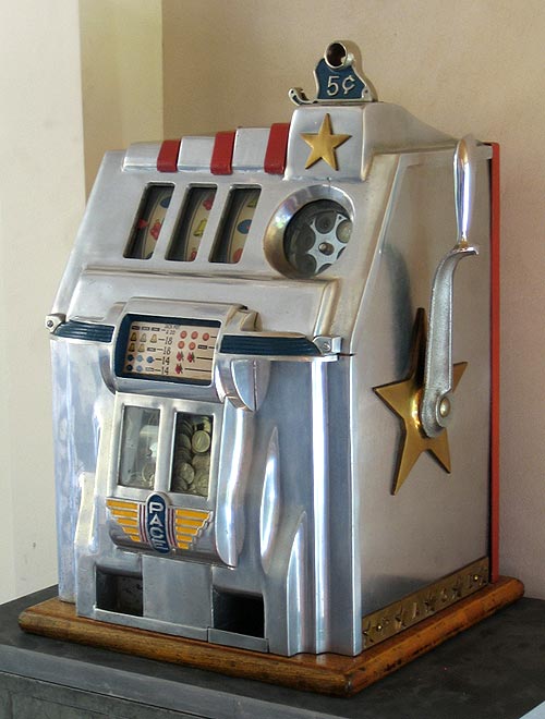 pace antique slot machine m107